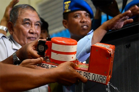 الصندوق الأسود للطائرة الماليزية