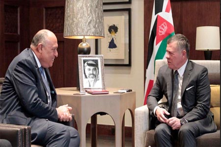 الملك عبدالله الثاني ووزير الخارجية المصري