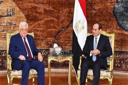 Egyptian President Abdel Fattah al-Sisi (R) receiving Palestinian president Mahmoud Abbas (L) at the presidential palace in the capital Cairo.