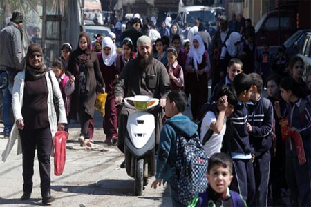 لاجئون فلسطينيون في مخيم عين الحلوة بلبنان(أرشيفية)