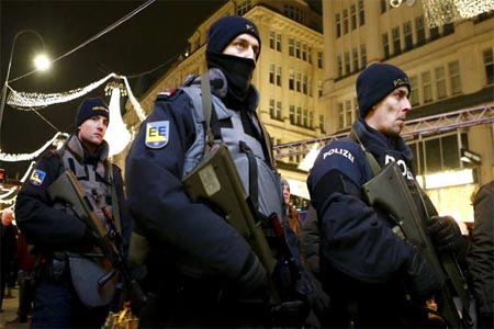 قوات الشرطة وسط فيينا