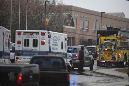 من أمام المدرسة بمدينة غريت ميلز في مريلاند