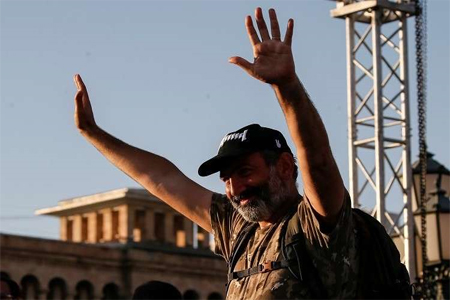 زعيم المعارضة في أرمينيا، نيكول باشنيان