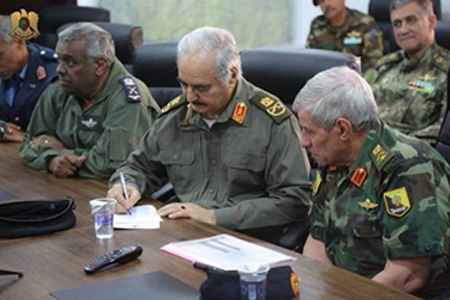 قائد الجيش الليبي خليفة حفتر