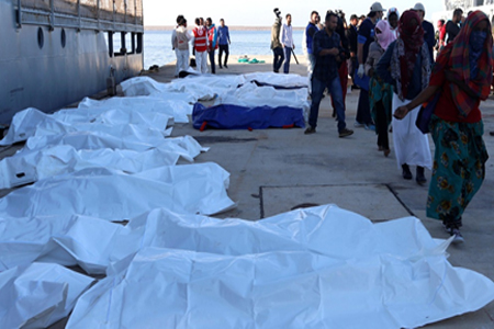 أرشيفية لجثث مهاجرين في ليبيا