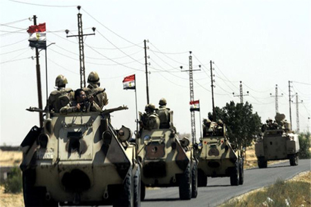 Egyptian soldiers move into Arish, northern Sinai. (File photo:Reuters)