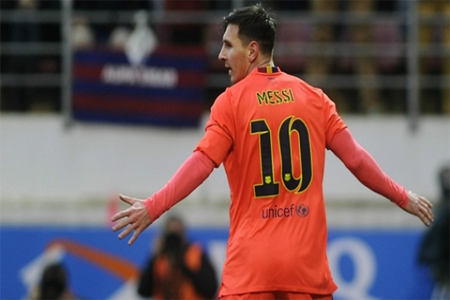 ميسي يقود برشلونة للفوز على إيبار