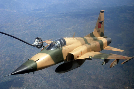 Royal Moroccan Air Force F-5E Tiger III during an aerial refueling mission in Africa. (File photo: wikimedia)