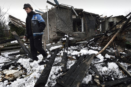 مسكن مدمر في دونيتسك..