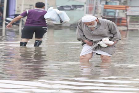 احتجاجات في العراق ترفع سقف المطالبات بالإصلاح