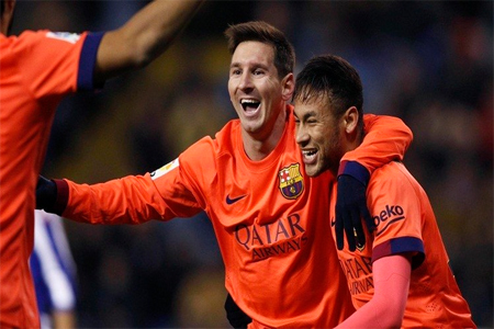 ميسي يرد بـ "هاتريك" على ثنائية رونالدو