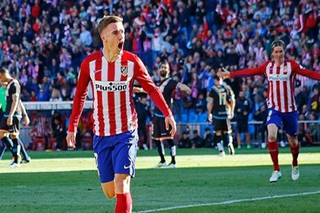 غريزمان يقود أتلتيكو إلى القمة مؤقتا