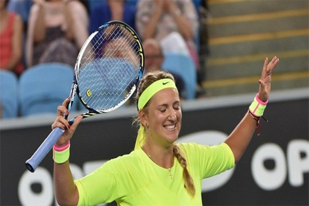 فيكتوريا أزارينكا بعد فوزها على كارولين وزنياكي في فردي السيدات لبطولة أستراليا