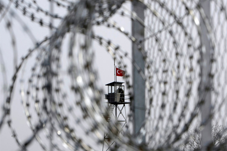 على وشك "حرب المهاجرين" مع أوروبا.. هل تنفذ تركيا وعيدها؟