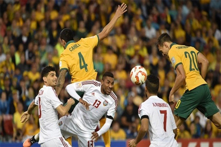 الأسترالي ساينسبري يسجل الهدف الأول في شباك الإمارات