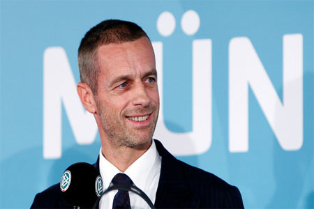 رئيس الاتحاد الأوروبي لكرة القدم (اليويفا) السلوفيني ألكسندر تشيفيرين