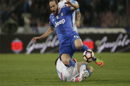 تعادل نابولي مع يوفنتوس بالكالتشيو