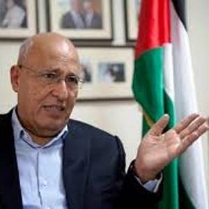 شعث: تسريبات عن خطة أمريكية لعزل الرئيس الفلسطيني من منصبه