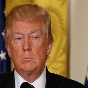 بوب وودوارد يروي سيرة «معتوه» البيت الأبيض