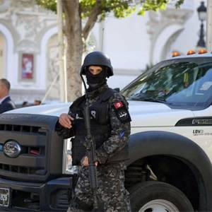 الإرهاب يضرب تونس وسط أزمة سياسية حادة 