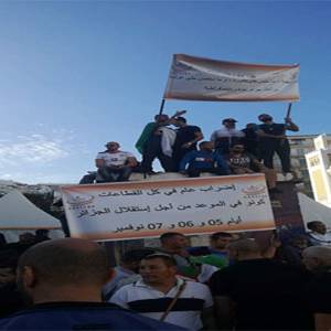 حراك اجتماعي بالجزائر.. إضرابات تشلّ القطاعات الحيوية 