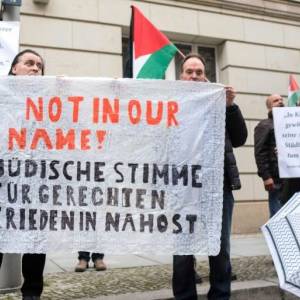 ضد جدار الصمت.. ثورة الفن والثقافة على هوس ألمانيا بالاحتلال الإسرائيلي