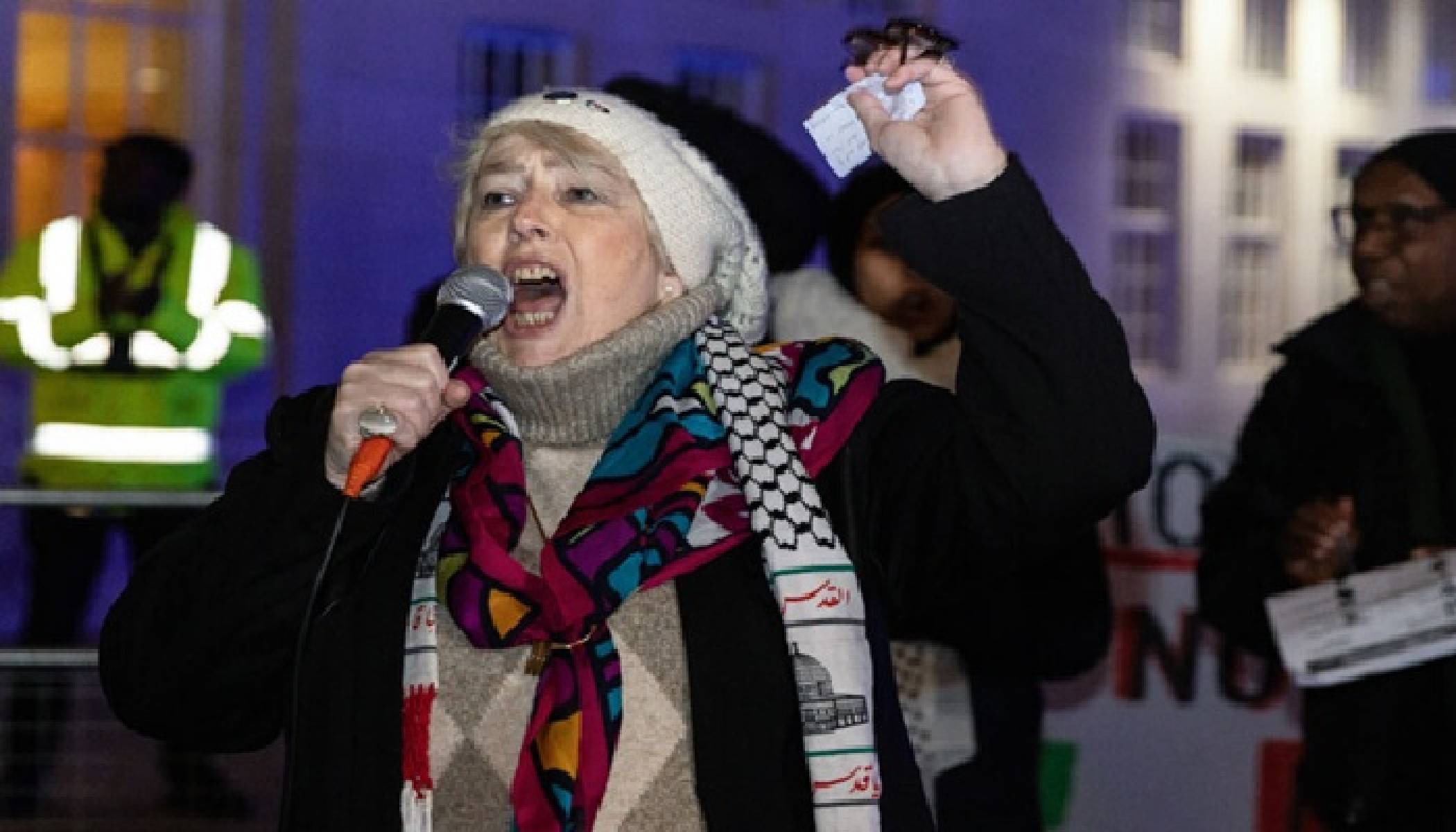 صحفية بريطانية: أفضّل قضاء شهرين في سجن 